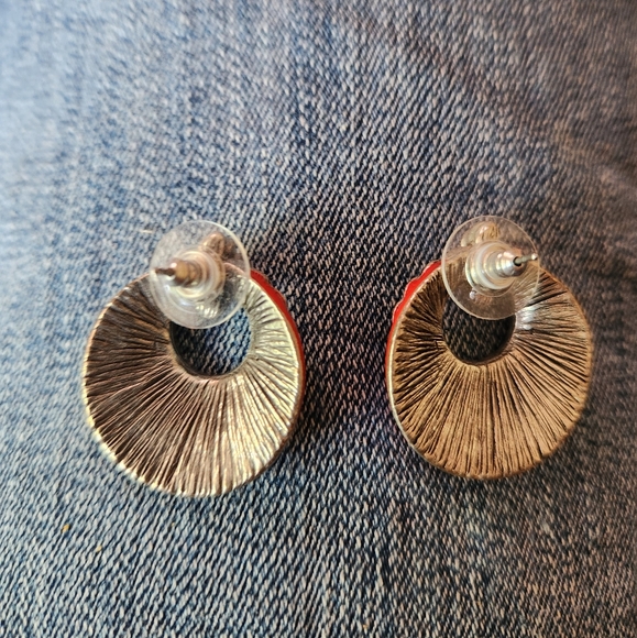 2 pr red pierced earrings - Picture 4 of 4